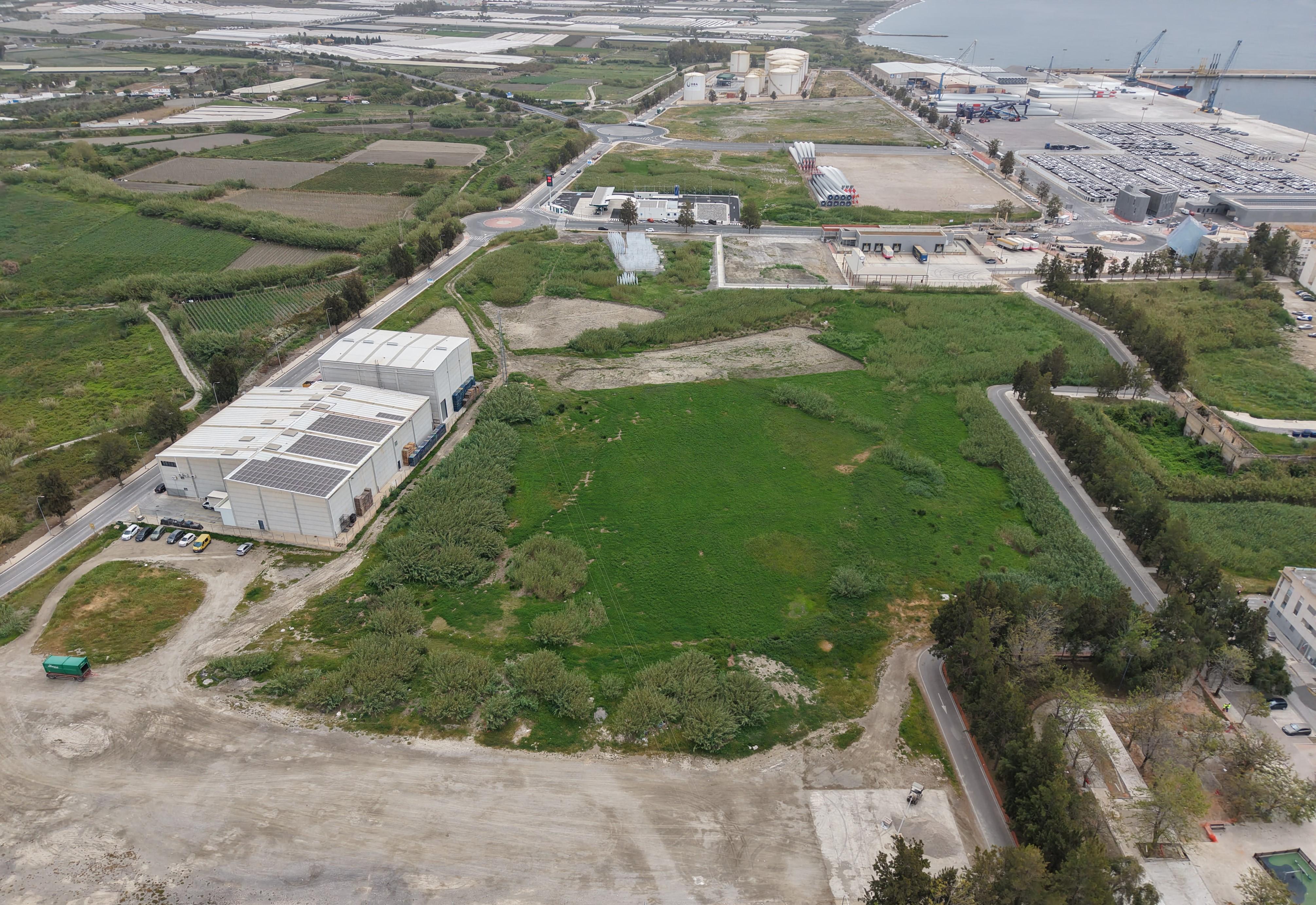 Luz verde al proyecto de generación fotovoltaica y almacenamiento de energía - Noticia Puerto de motril
